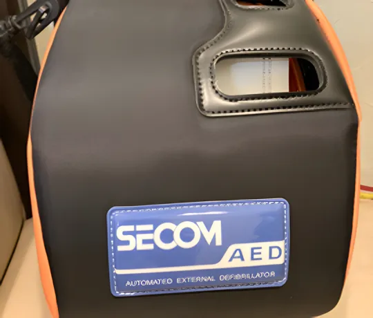 AED(自動体外式除細動器)